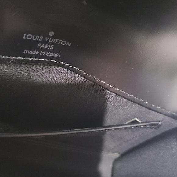 Authentic Louis Vuitton Honfluer Epi Leather BLACK. Christmas SALE!! - Picture 11 of 13